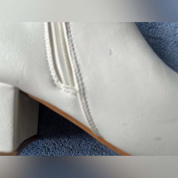 J ADAMS Mod Booties - Picture 6 of 9